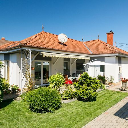 Holiday Home Ildiko By Interhome Балатонлелле Екстер'єр фото